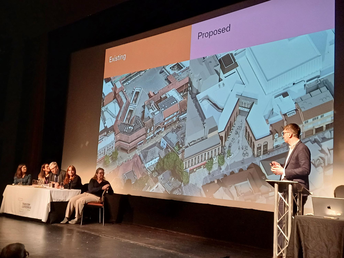 🎤 The Q&amp;A session will be starting soon! Hear the audience's questions and submit your own too! Join in here 👉 bit.ly/40GZi01.