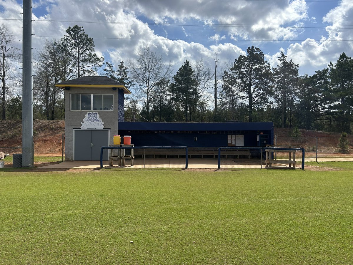 Some much needed facility upgrades to kick off our 2025 season!

New outfield fence ✔️
New dugout paint and padding ✔️

Thank you to Coast to Coast Industrial, 
Sherwin-Williams, and Sunbelt Rentals for making this possible!

No better time to come to The Cut #CB4L