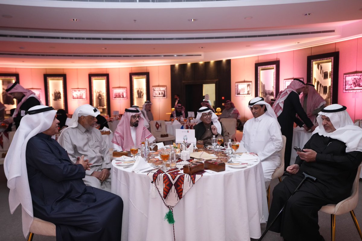 فيصل بن معمر Faisal Bin Muaammar (@f_binmuaammar) on Twitter photo سَعِدتُ بانطلاقِ الحفلِ الثقافيِّ الاجتماعيِّ للتعريفِ بـ #جائزة_الأمير_محمد_بن_سلمان_للتعاون_الثقافي بين السعودية و الصين، والتي تحظى بدعم من سمو وزير الثقافة، رئيس مجلس أمناء الجائزة، وتشرفُ <a href="/KAPLibrary/">مكتبة الملك عبدالعزيز العامة</a> أن تكون مقرًّا للجائزة، للتعريف بها فكرةً وأهدافًا وفروعًا، باعتبارها أداةً سَعِدتُ بانطلاقِ الحفلِ الثقافيِّ الاجتماعيِّ للتعريفِ بـ #جائزة_الأمير_محمد_بن_سلمان_للتعاون_الثقافي بين السعودية و الصين، والتي تحظى بدعم من سمو وزير الثقافة، رئيس مجلس أمناء الجائزة، وتشرفُ <a href="/KAPLibrary/">مكتبة الملك عبدالعزيز العامة</a> أن تكون مقرًّا للجائزة، للتعريف بها فكرةً وأهدافًا وفروعًا، باعتبارها أداةً