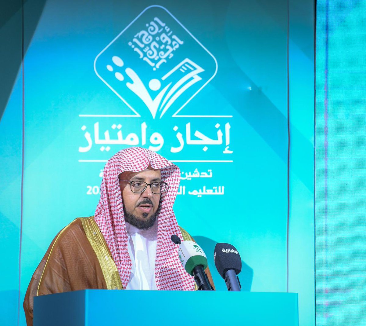 إمارة منطقة المدينة المنورة (@imarat_almadina) on Twitter photo وقدّم مدير عام التعليم بالمنطقة <a href="/MOE_MDI/">إدارة تعليم المدينة المنورة</a> ناصر العبدالكريم، شكره وتقديره لسمو أمير منطقة #المدينة_المنورة على دعمه المستمر لقطاع التعليم، مشيدًا بدور <a href="/moe_gov_sa/">وزارة التعليم</a> في دعم قطاع التعليم الخاص، مشيرًا إلى أن المدينة تُعد بيئة استثمارية واعدة توفر فرصًا للمستثمرين لتقديم خدمات تعليمية وقدّم مدير عام التعليم بالمنطقة <a href="/MOE_MDI/">إدارة تعليم المدينة المنورة</a> ناصر العبدالكريم، شكره وتقديره لسمو أمير منطقة #المدينة_المنورة على دعمه المستمر لقطاع التعليم، مشيدًا بدور <a href="/moe_gov_sa/">وزارة التعليم</a> في دعم قطاع التعليم الخاص، مشيرًا إلى أن المدينة تُعد بيئة استثمارية واعدة توفر فرصًا للمستثمرين لتقديم خدمات تعليمية