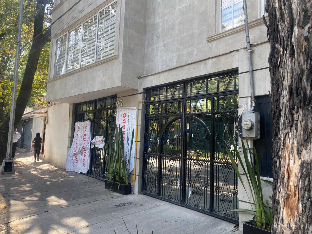 Col. Guadalupe Inn (@laguadalupeinn) on Twitter photo ¡El colmo de la corrupción! En esta construcción ilegal y clausurada con sellos en Manuel M Ponce 95, continúan los trabajos y han instalado 25 medidores de luz para un edificio de departamentos que viola el uso de suelo.<a href="/LopezCasarinJ/">Javier López Casarín 💥🚀</a> <a href="/ClaraBrugadaM/">Clara Brugada Molina</a> <a href="/MetropolisCDMX/">Metrópolis</a> <a href="/A_Encinas_R/">Alejandro Encinas</a> ¡El colmo de la corrupción! En esta construcción ilegal y clausurada con sellos en Manuel M Ponce 95, continúan los trabajos y han instalado 25 medidores de luz para un edificio de departamentos que viola el uso de suelo.<a href="/LopezCasarinJ/">Javier López Casarín 💥🚀</a> <a href="/ClaraBrugadaM/">Clara Brugada Molina</a> <a href="/MetropolisCDMX/">Metrópolis</a> <a href="/A_Encinas_R/">Alejandro Encinas</a>