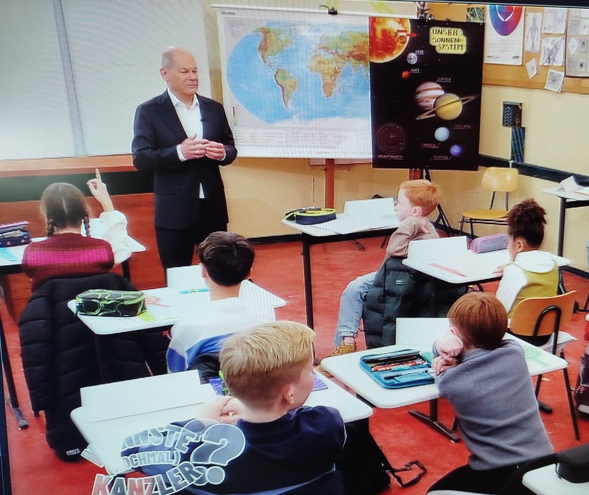 Der Höhepunkt des Wahlkampfes.
Scholz und Merz bei den Kindern in der Schule.
Einfach nur peinlich.
Schämt euch SAT1.
