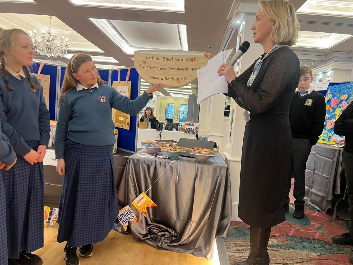 desmondcollege's tweet photo. Rang Rowan participated in the JCSP ‘Make A Book’ initiative in the Woodlands House Hotel, along with other schools in the Munster area English, Woodwork, Home Ec and Art classes were all involved in creating the book and display 🤝
Well Done to Rang Rowan and Ms O’ Brien 👏⭐️ https://t.co/bUSxvWr7GX