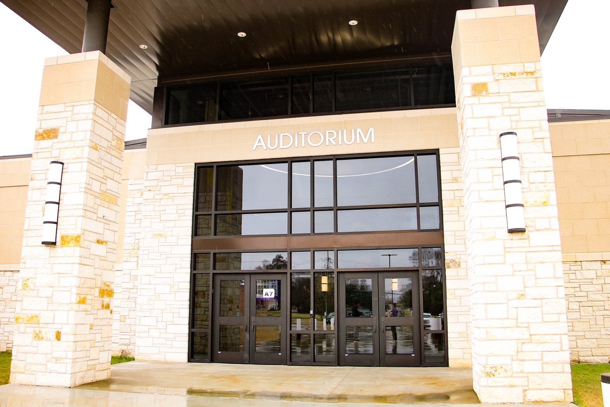 We are so excited about the renovation progress of the Lufkin Middle School Auditorium, and know you will be too!
sites.lufkinisd.org/district/2025/…
#lufkindreambelieveachieve