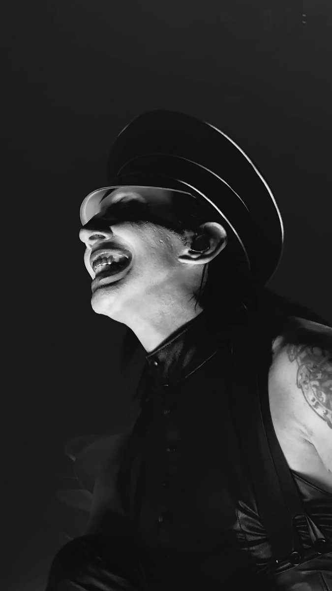 shirleystar's tweet photo. Marilyn Manson - Alcatraz (Milano)

#marilynmanson 
@marilynmanson https://t.co/BE4ndklpFd