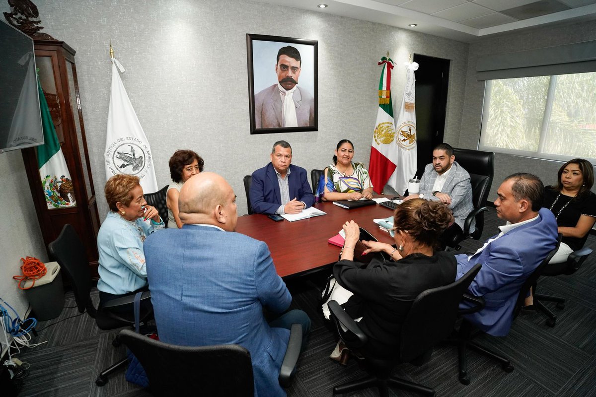 TSJMorelosOf's tweet photo. 👩🏻‍💼👨🏻‍💼 PIDE BARRA DE ABOGADOS DESPOLITIZACIÓN EN EL TRIBUNAL SUPERIOR DE JUSTICIA DEL ESTADO DE MORELOS EN FAVOR DE LOS JUSTICIABLES 👩‍⚖️👨‍⚖️

🔗 https://t.co/3OYBmT9DlL 🔗 https://t.co/w67T6fDKer