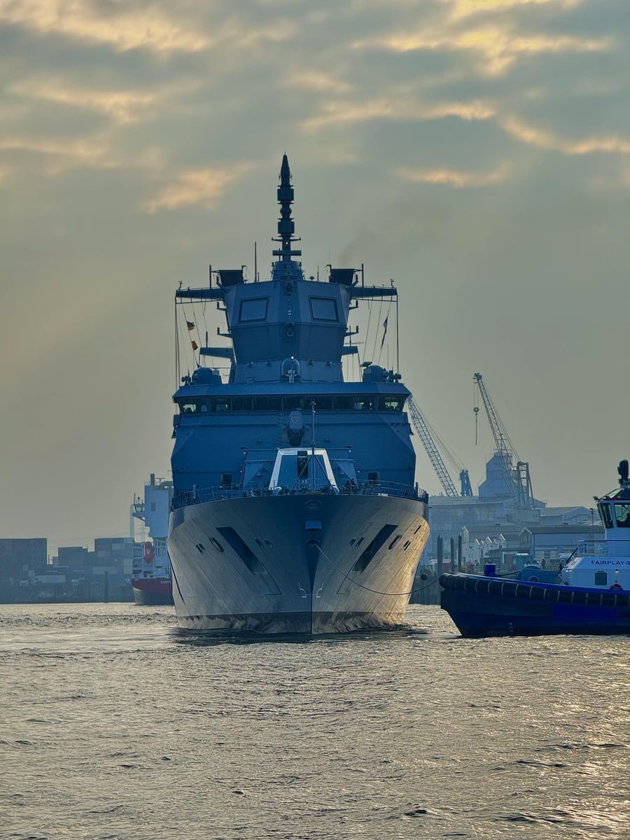 WarshipCam's tweet photo. German Navy Baden-Wurttemberg-class frigate FGS Nordrhein-Westfalen (F223) coming into Hamburg, Germany - February 12, 2025 #fgsnordrheinwestfalen #f223.
SRC: RED- r/warshipporn u/Veemo_49 https://t.co/DygqvZAJvE