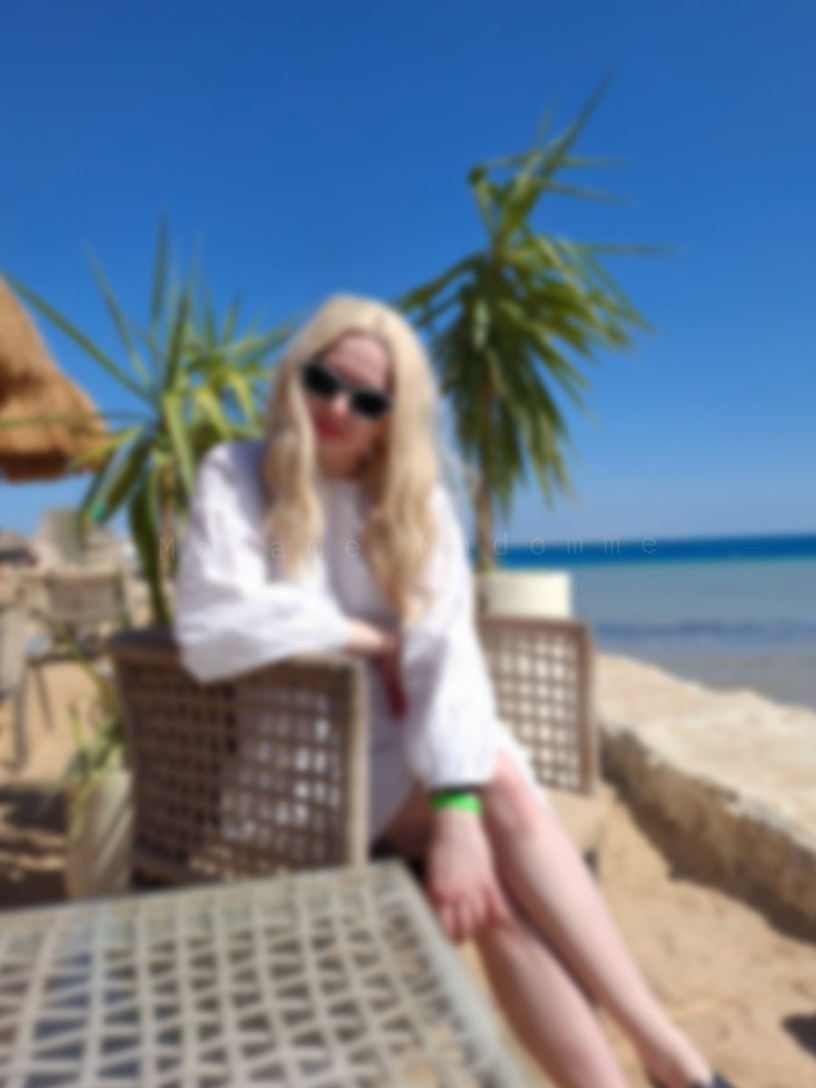 onlyfans.com/madamemadomme