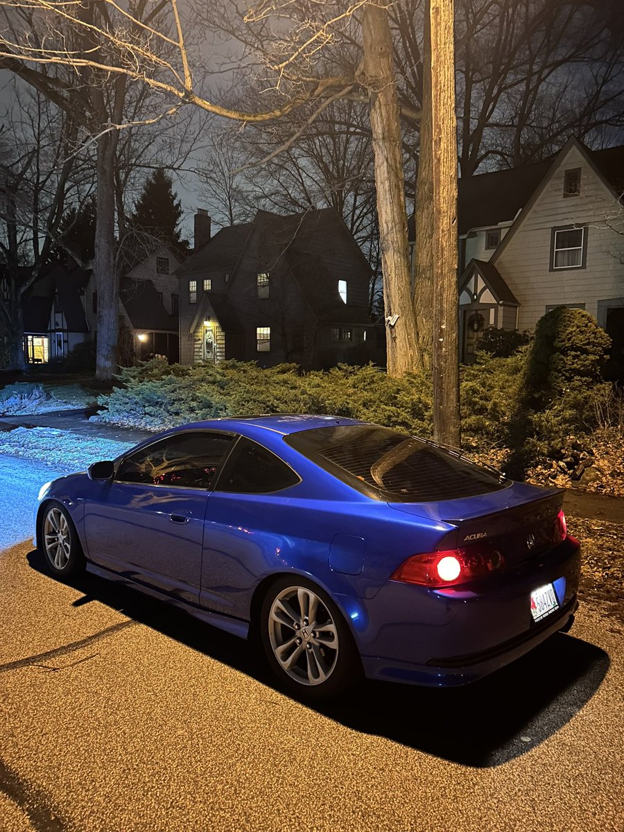 zerovtec's tweet image. i be in the back seat smokin on thrax