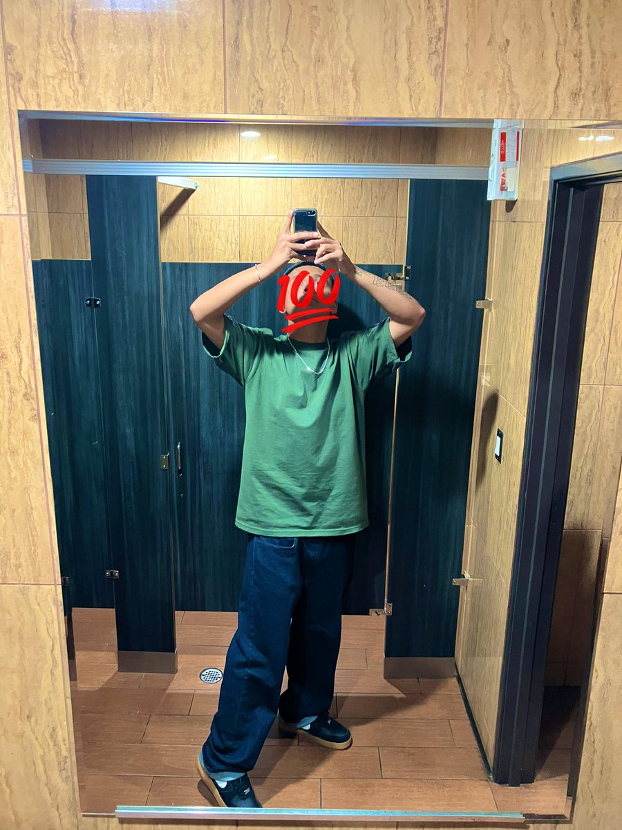 ERIKDOMMM's tweet image. hello twatter