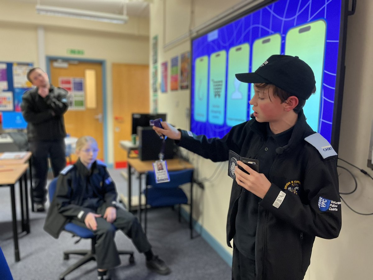 PlymouthVPC's tweet image. Great session tonight at Junior cadets @cityplym discussing scamming and how to keep safe online. Well done to team leader cadet Zac...brilliant engagement and leadership 👏🏻💫 #teamwork #SaferInternetDay @UK_SIC @DC_Police @NationalVPC @DCPolVolunteers @DevonportPolice