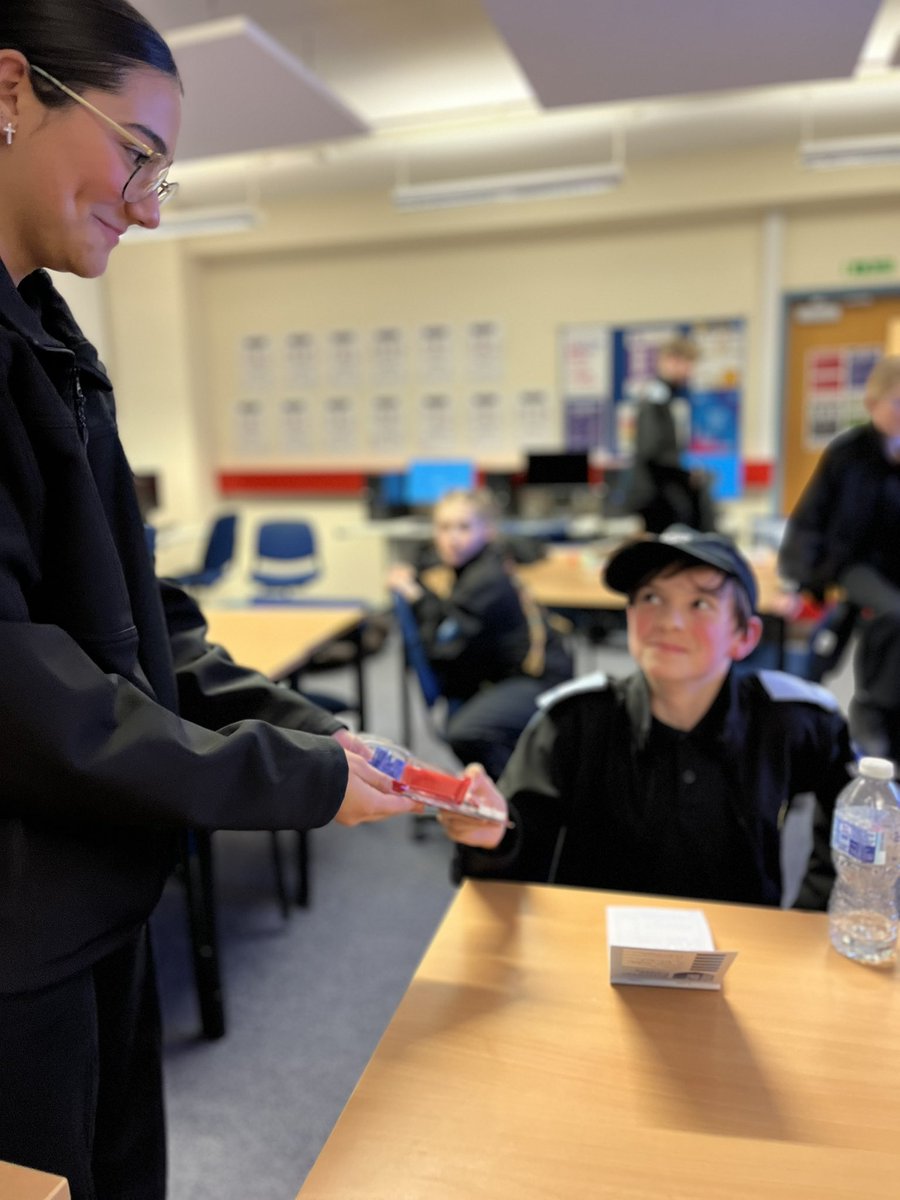 PlymouthVPC's tweet image. Great session tonight at Junior cadets @cityplym discussing scamming and how to keep safe online. Well done to team leader cadet Zac...brilliant engagement and leadership 👏🏻💫 #teamwork #SaferInternetDay @UK_SIC @DC_Police @NationalVPC @DCPolVolunteers @DevonportPolice