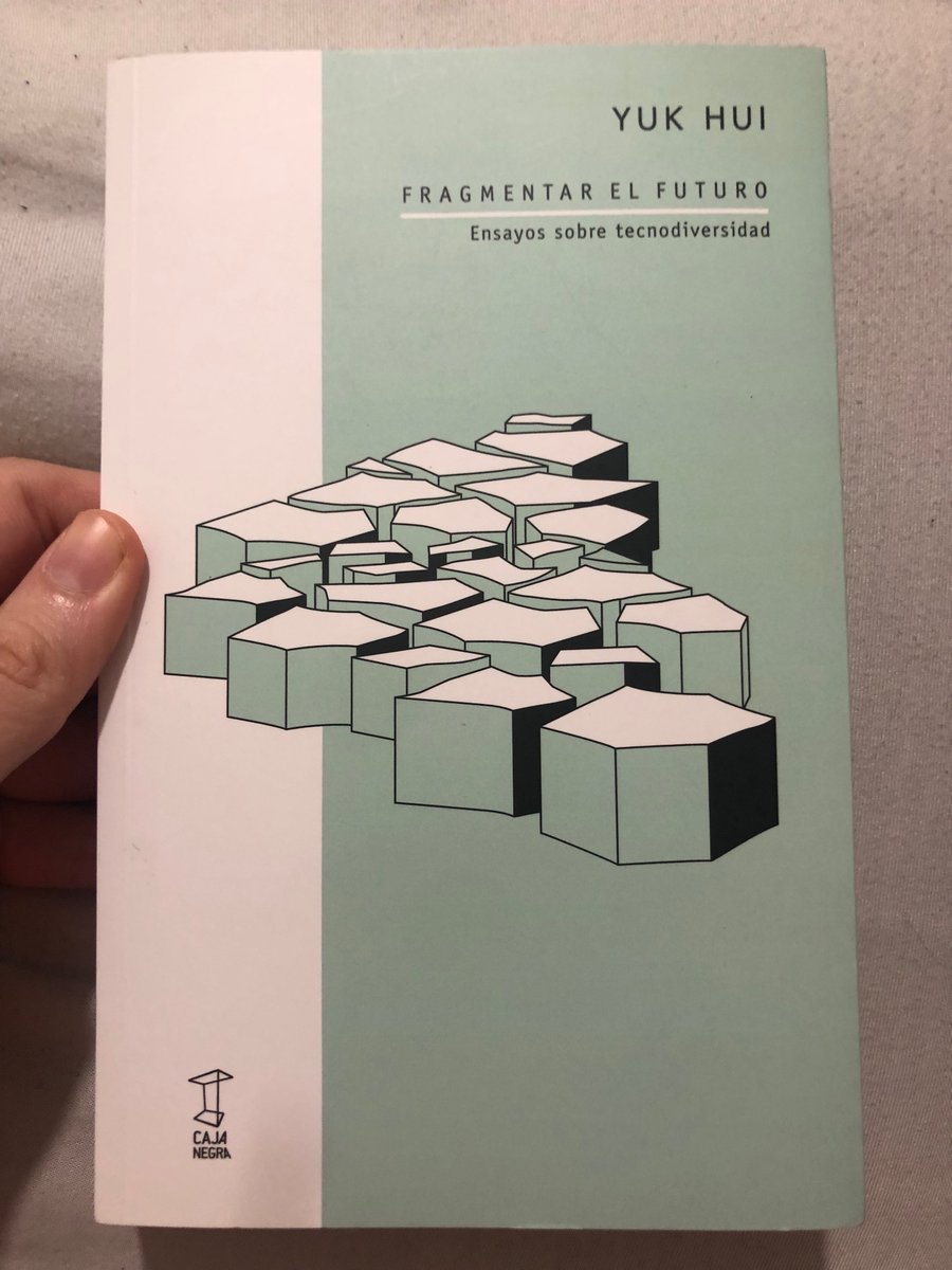 Algaraabia's tweet image. “… una concepción convencional, las máquinas y la ecología tienden a ser pensadas como mutuamente opuestas: las máquinas son artificiales y mecánicas mientras que la ecología es natural y orgánica. (…)
Sobre el dualismo maquina - “ecología”
YUK HUI, Fragmentar el futuro.