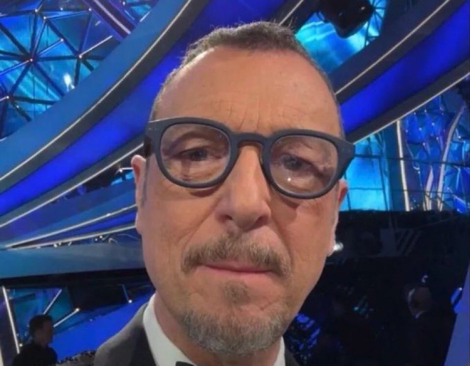 sonoinansiaa's tweet photo. io che metto like a tutti i meme su sanremo durante le pubblicità:
#Sanremo2025 https://t.co/Ef1yfvfjGX