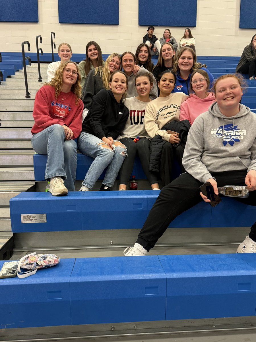 Great night last night eating pizza and supporting our 7th and 8th grade teams!
