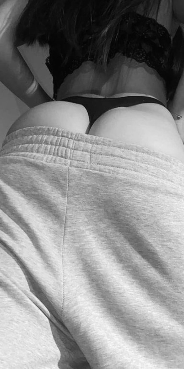 Hi everyone! If you’d like to buy a picture, send me a private message, or we can just have a chat!🥰
What I offer:
•Foot pictures🦶🏻🩷
•Full-body pictures (with face)👸🏽
•Without face✨
•Videos (Anything you’d like to see) 🤳
•Calls🤙🏼
Pm me!🫣🤫 #ass #sexygirl #girl