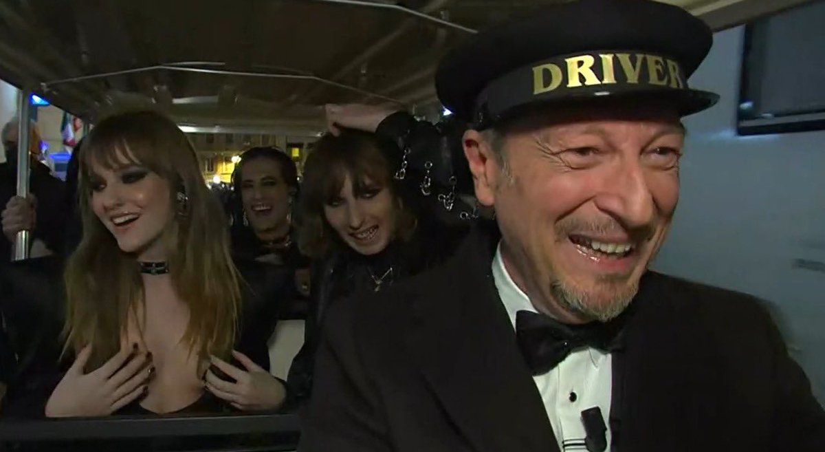 queenplease_'s tweet photo. DAMIANO NOI NON DIMENTICHIAMO QUANDO AMA TI È VENUTO A PRENDERE FUORI L’ARISTON CON IL GOLF CART 
#Sanremo2025 https://t.co/wRPekimr8A