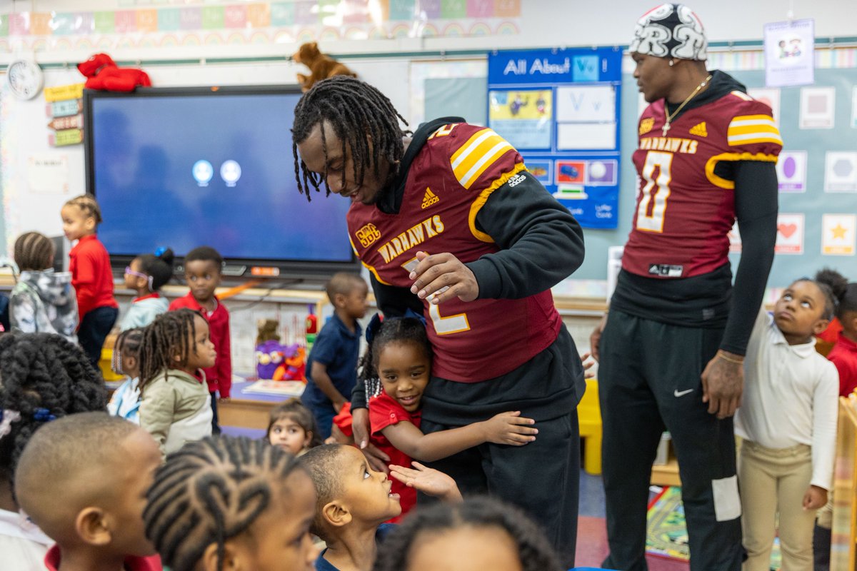 ULM_FB's tweet image. Hanging out with some lil’ Warhawks 📚

We spent the afternoon with the preschoolers of Jack Hayes Elementary School.