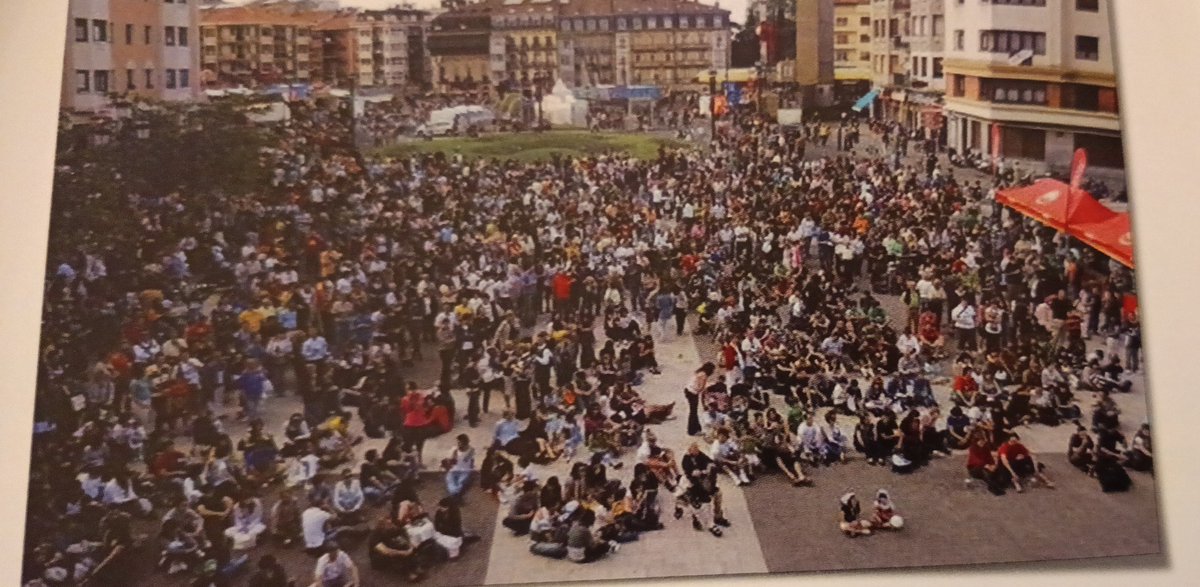 LosBoesIrun's tweet photo. Que vuelvan las barrakas a San Juan y un play off a puertas de San Marciales con pantalla gigante!
#itzulera #nosvanavervolver #adelante #paco #ascenso https://t.co/NFot2AXBmZ