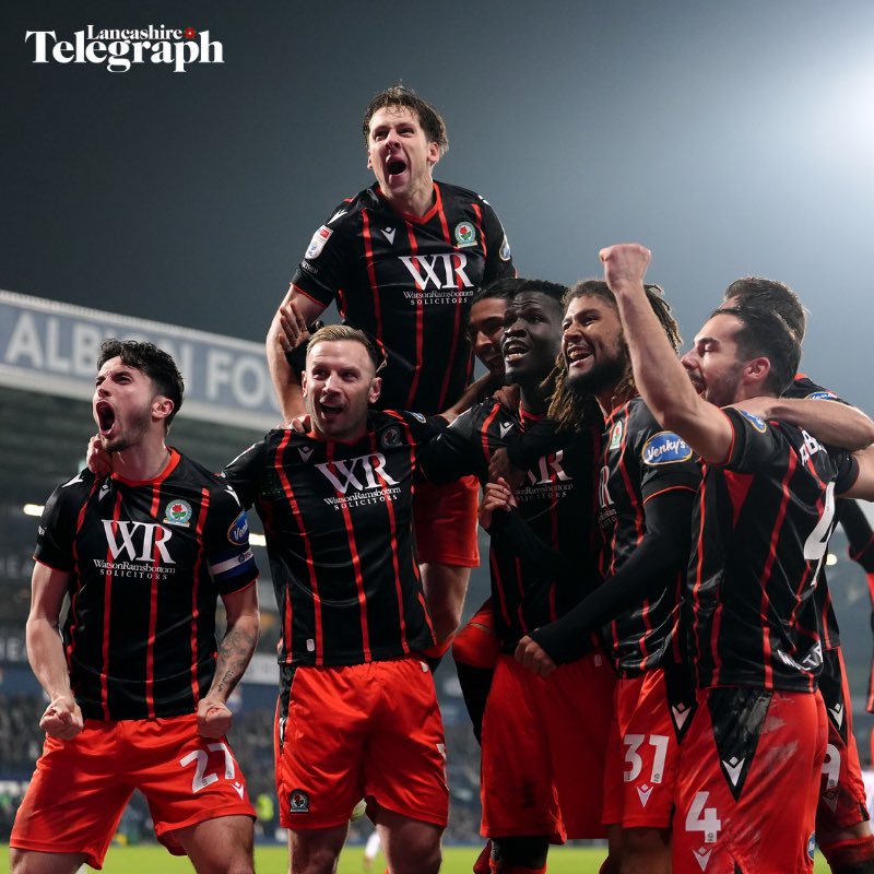 TalkOfEwood's tweet image. 3 points against top 6 rivals. 
Clean sheet. 
Up to 5th. 

A much needed battling away performance. 

Arte et Labore. 

🖤❤️ #Rovers