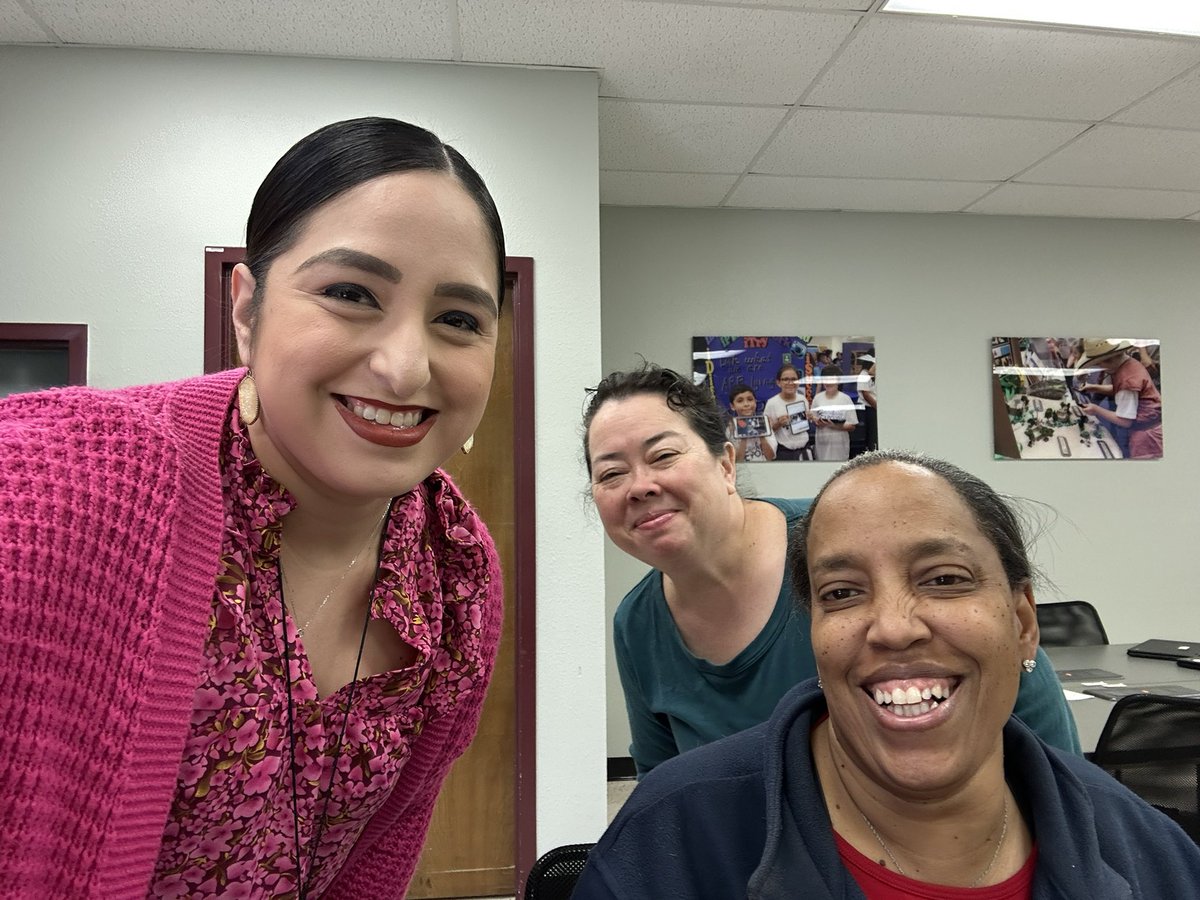 MrsDoraCastillo's tweet image. Rayburn MS applied math teachers added more tricks to their toolbox today! We are ready to incorporate more math tools for our kids! 📓 🧠 ✏️