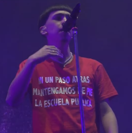 Por qué censurarían a un artista? Por cosas como estas. Ni un paso atrás. Fin.