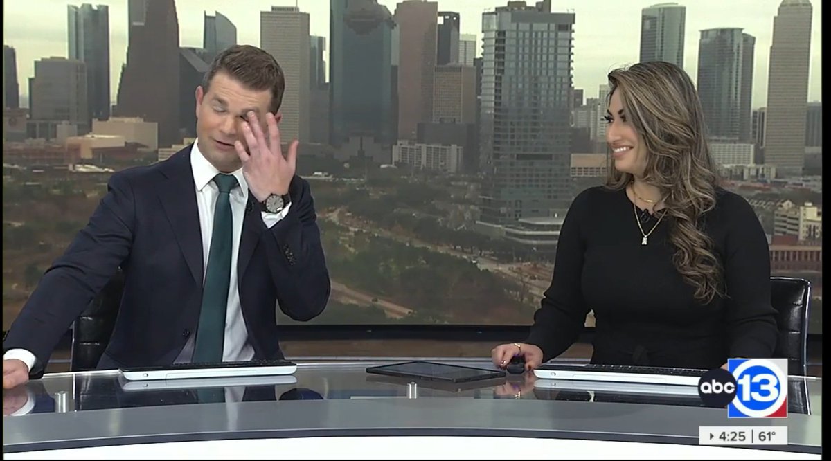 luisito11martin's tweet image. Someone literally just went off script 😂😂😬........from a BIG Dog Lover to trying to get rid of their Dog 🐕😭 @JonathanABC13 @MayraABC13