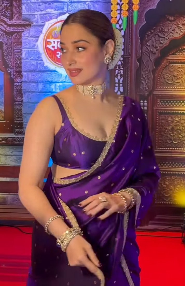 Smooth as a butter 
Milky night 
Uff seeing her in sleeveless.. 🤤🤤
Aging like a wine 🔥❤️🥵🤤🤤
#TamannaahBhatia