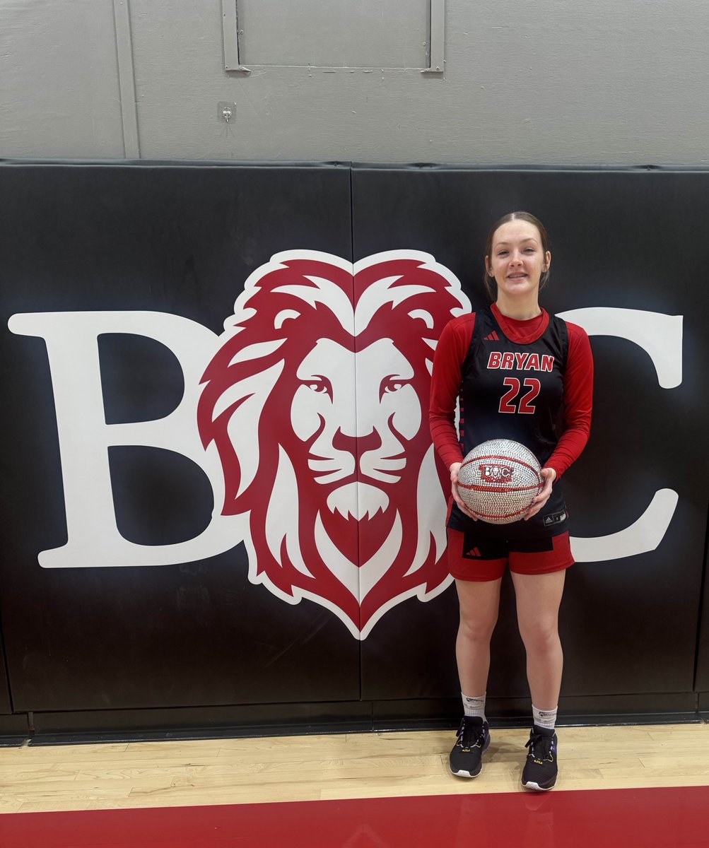 Ski_with_the_3's tweet photo. After a great visit today, I'm thankful to receive an offer from @Bryan_WBB to play at the next level! @CoachBollant, thank you so much for this opportunity! @OHS_LadyPatsBB @TBWexposure @weworkhoopshaun @breunajackon23 @ItsCoachKay https://t.co/OwQuDsUFes
