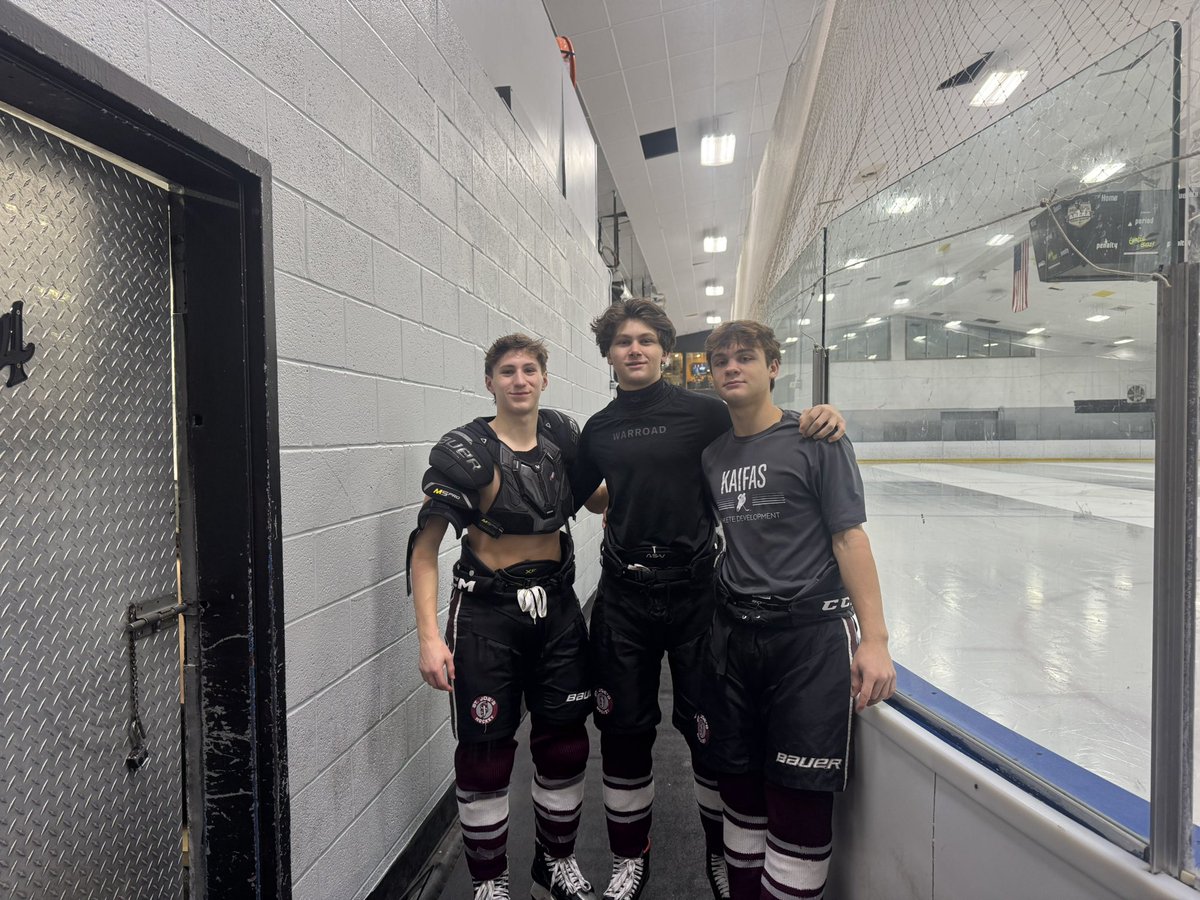 SJCIVarMaroon's tweet photo. ROCHESTER DUBS! VarMar wins Game 1, 3-2 v McQuaid!  Charlie Ervolina (G) the game puck, Owen Brinkworth (GWG) the Fedora and Lucky Buccatelli (A) gets the MVP! Braeden Tuttle the other goal, Materese strong in the pipes! See you Saturday @MarauderRowdies 9pm Tacoma. #RollVarMar https://t.co/M1EHV5Pomd