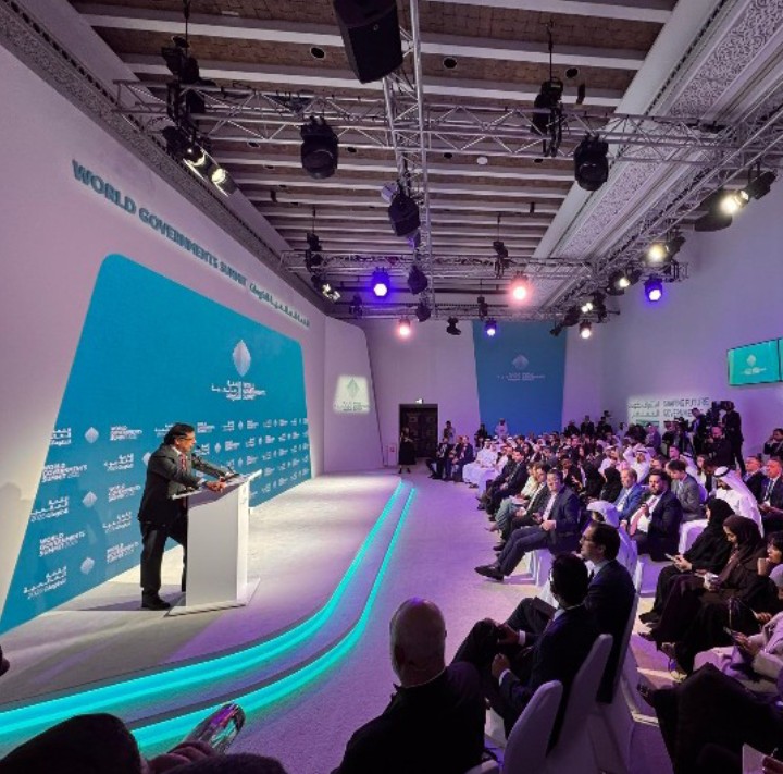 Gustavo Petro tweet media