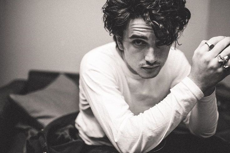 best of elijah hewson (@dailyhewson) on Twitter photo 