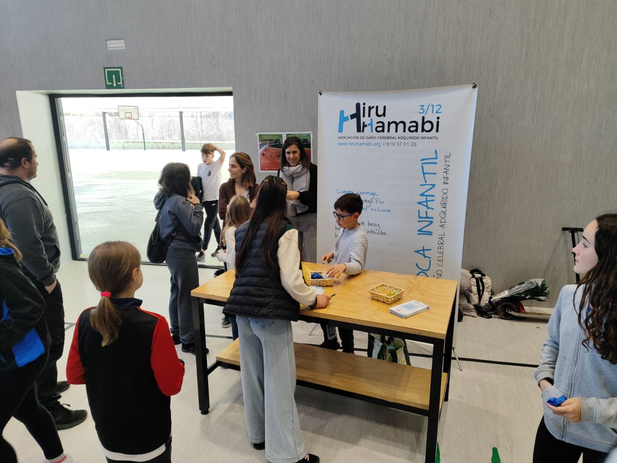 Eskerrik asko @IESSarriguren por el apoyo a Hiru Hamabi | 3/12 con el mercadillo solidario.💙💙💙