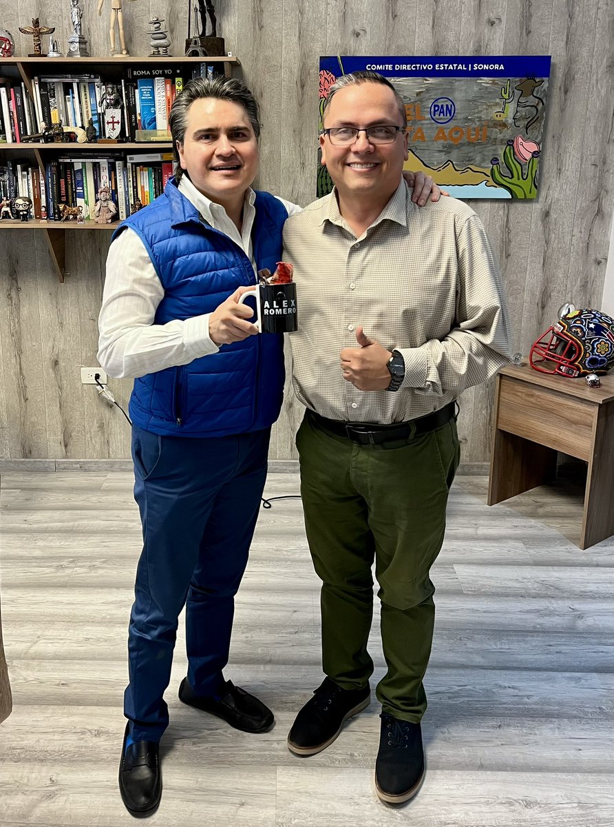 Alejandro Romero (@alexromeroayala) on Twitter photo Mi presidente del <a href="/PANporSonora/">PAN por Sonora</a>, <a href="/GildardoReal/">Gildardo Real</a>, gracias por recibirme hoy en tu oficina, me dio mucho gusto platicar contigo sobre el presente y, de pasadita, sobre el futuro también. Sé que le darás muy buen uso a la taza que te obsequié. Mi presidente del <a href="/PANporSonora/">PAN por Sonora</a>, <a href="/GildardoReal/">Gildardo Real</a>, gracias por recibirme hoy en tu oficina, me dio mucho gusto platicar contigo sobre el presente y, de pasadita, sobre el futuro también. Sé que le darás muy buen uso a la taza que te obsequié.