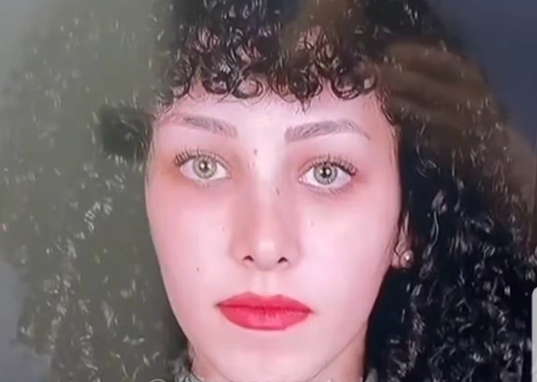 Bayan criticando el físico de todas

Bayan antes de pertenecer sl contenedor amarillo:

#LaIslaDeLasTentaciones9