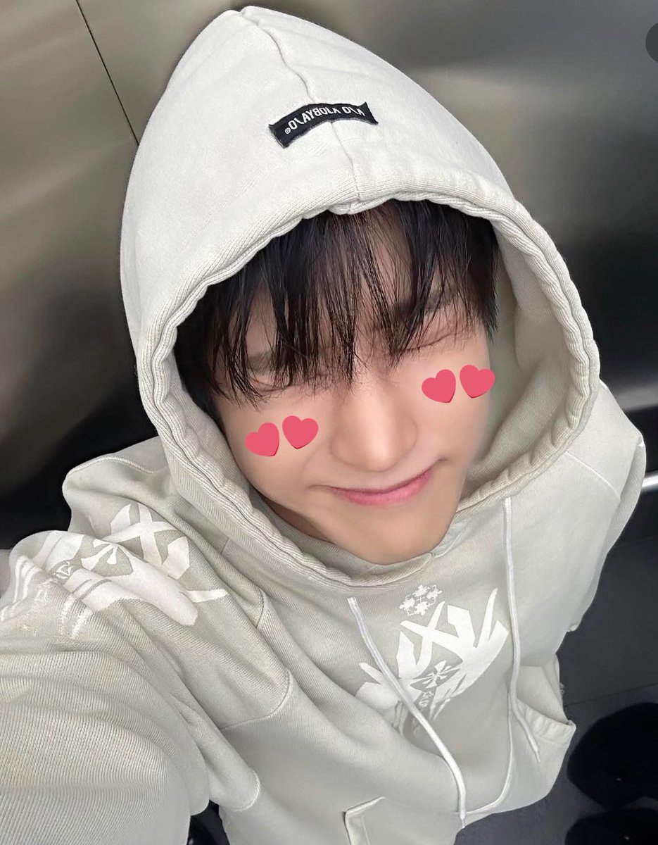 frhtots's tweet photo. #JINJIN I’m on my way back to YOU, to a place thats like my sweet hometown where i go around in CIRCLES to #ASTRO #AROHA footprints hehe 💜💚 cheers to few more days to #JINLAB_Project #FindYourGroove 🎉 @offclASTRO its excitingly surreal! Is my telepathy working? I am sending you some sleepysleepy vibes lol 😌😂🍀 “zzinzzzjinnn i am coming!” *please read in emzeyy voiceu 😆