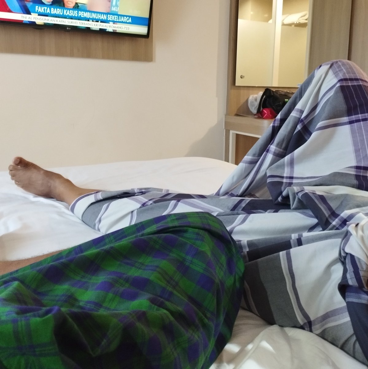 AyahOjak295318's tweet photo. OPEN PIJAT PRIA JAKARTA📍
INCALL/OUTCALL📍
MASSAGE AYAH BERSARUNG 
#B2BBODYTOBODY
#PIJATFULLBODY
#PIJATVITALITAS
#PIJATKEJANTANAN
(WA +62 895-3904-00304
#pijatjakarta #pijatpriajakarta #gayjakarta #BOjakarta https://t.co/OdJNXltA3p