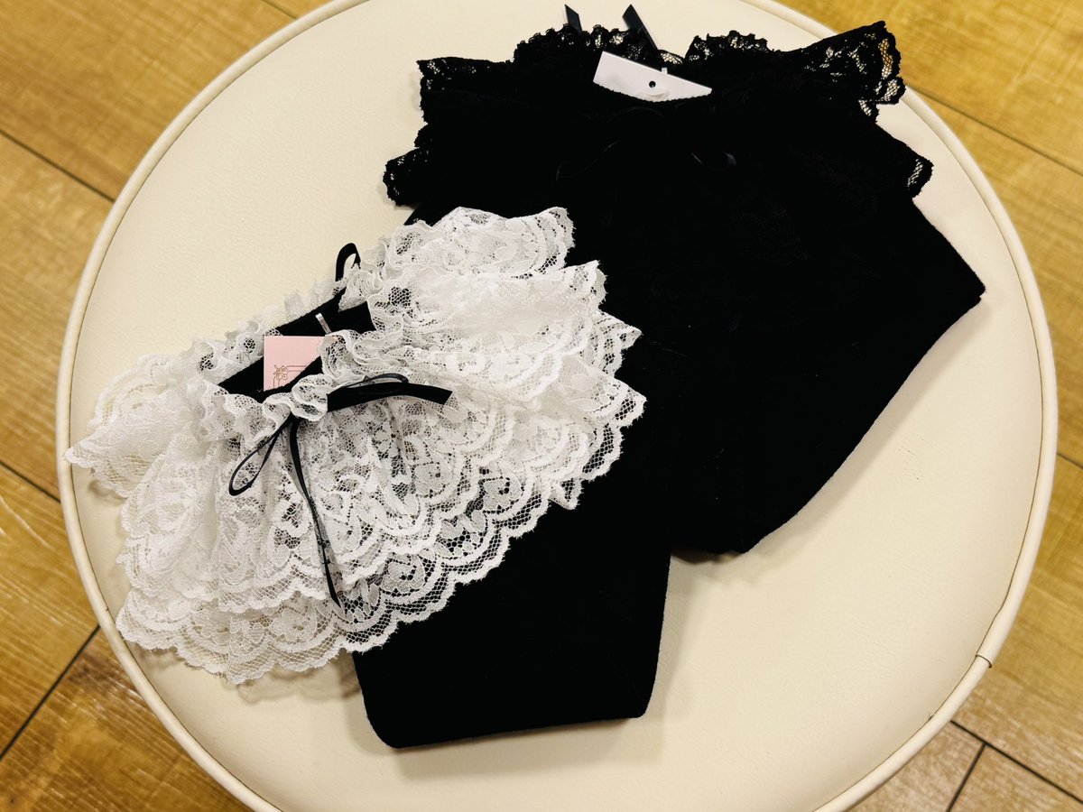 cross_fkym's tweet photo. メタモルフォーゼ🎀

欠品していた定番のレースソックスが入荷いたしました✨

ラッセルレースクルーソックス
ラッセルレースハイソックス
ラッセルレースオーバーニー

ボリュームたっぷりなレースがとってもかわいいです❤️
お色も揃っておりますので
是非この機会にGETしてくださいね😌✨ https://t.co/YPRyUSjjnc