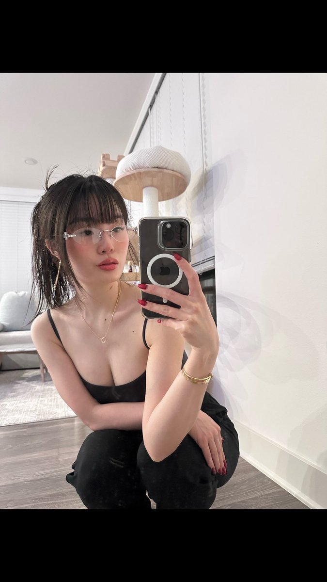 hai, I’m baby hazie 💛 I stream on twitch 💛 find me at bbyhazie would love to see you on twitch, insta, or TikTok 💛