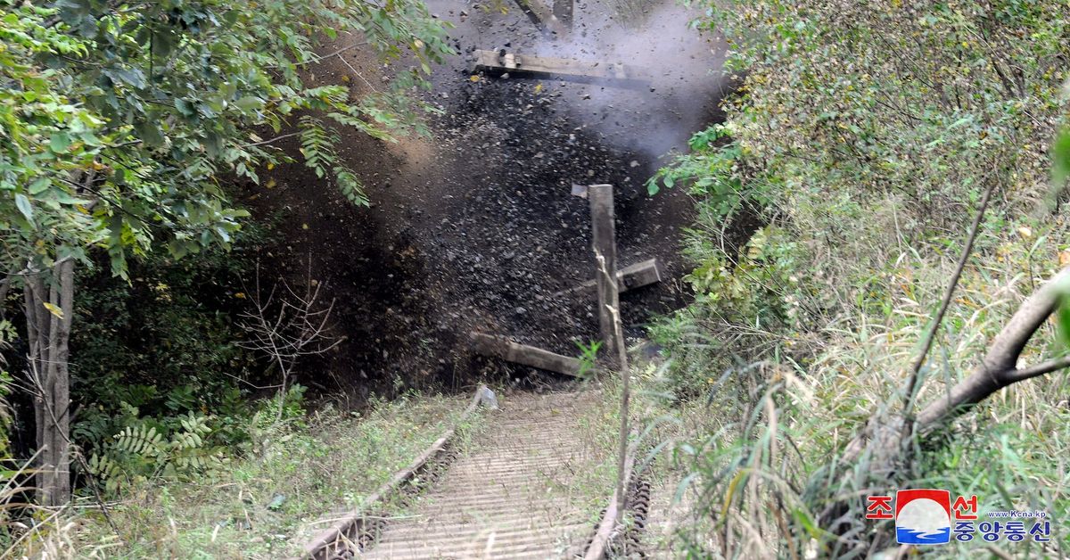 North Korea dismantling facility near border for separated families, Seoul says reut.rs/3D0AXJD