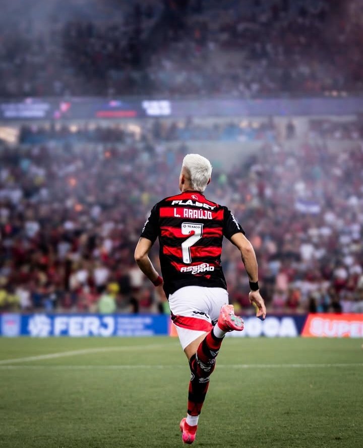 CapivaradeJeans's tweet photo. Mais uma vitória em clássico!
Vamos juntos, nação! ❤️🖤
#LA7
#TudoNormalNoRj https://t.co/d0ZeRUMw4u