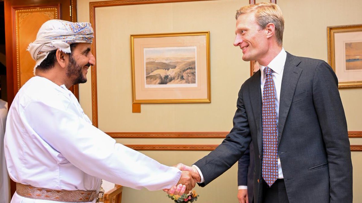 Great to catch up with my friend @khalifaalharthy, Deputy Foreign Minister of Oman, discussing developments in the region and <a href="/WFP/">World Food Programme</a> operations, incl safety &amp; security of our staff. Impartial mediators like #Oman have a critical role in this world of turmoil.
