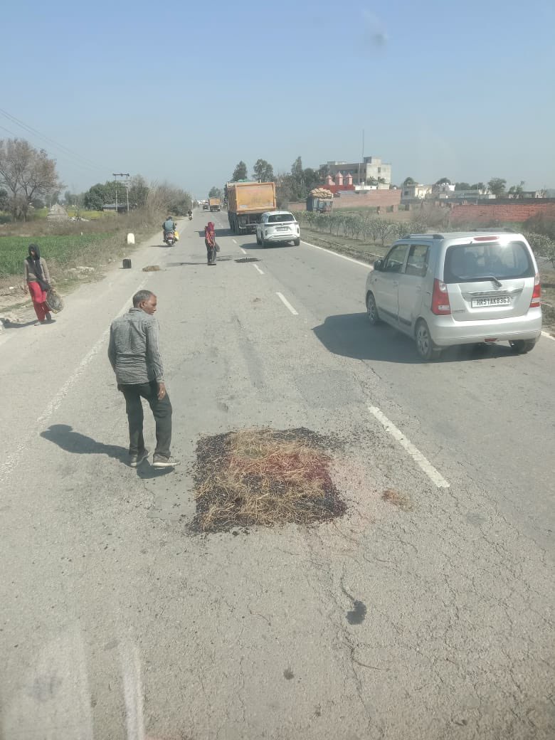 EeKarnal1's tweet photo. @karnalcircle @rajat12367 @HaryanaPwd The patchwork is being carried out wherever required on this road. https://t.co/vtWP0NPXPr