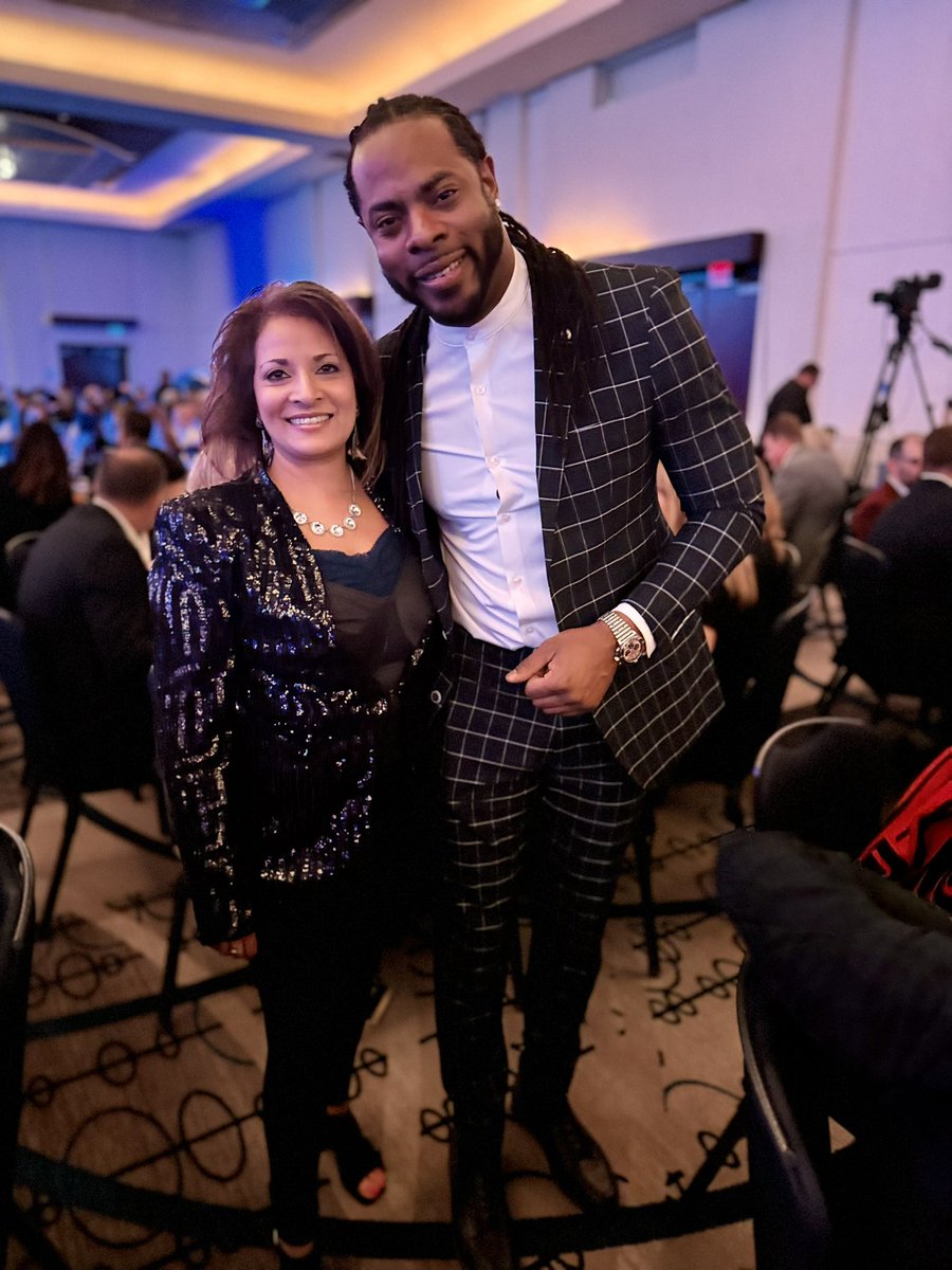 SO AWESOME to meet and see the amazing Super Bowl Champion Richard Sherman at tonight’s Jewish Community Centre dinner. <a href="/JCCSportsDinner/">RBC JCC Sports Dinner</a>