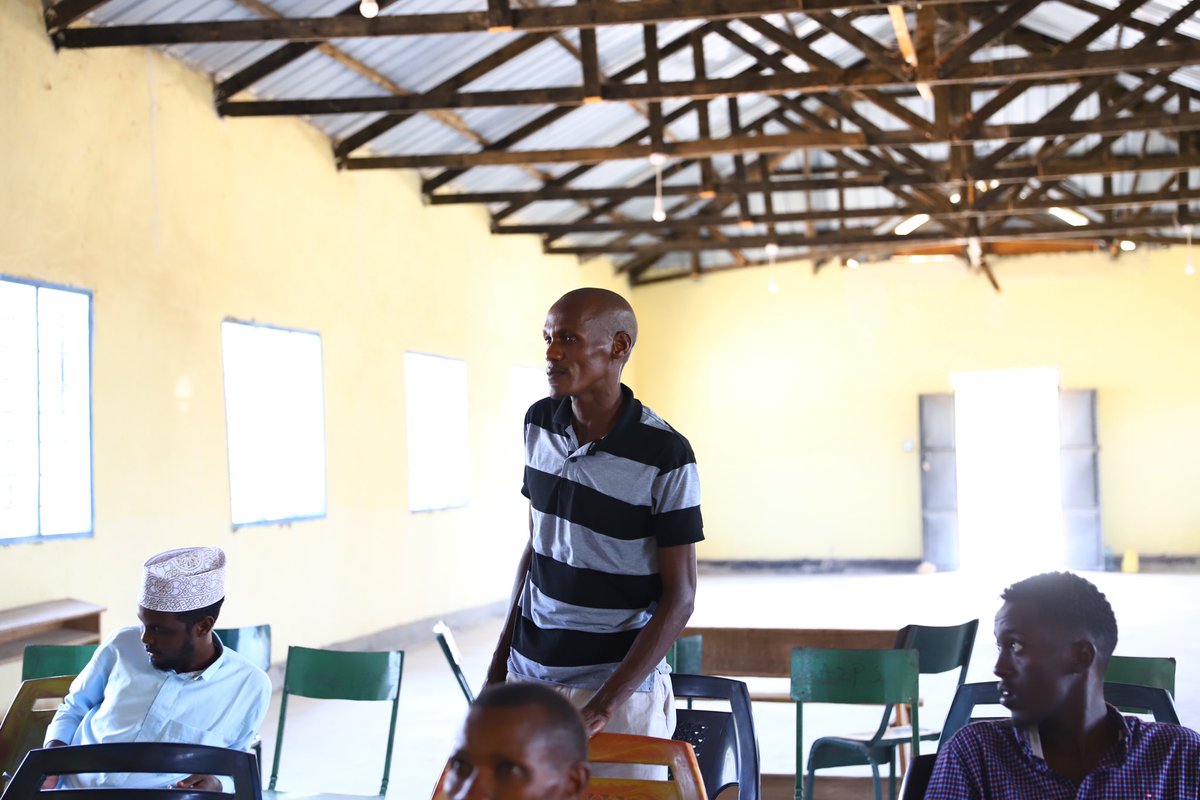 PastoralistGirl's tweet photo. Facilitated by Sub-County Medical and Public Health Officers, the training covered key topics, including school health policies, hygiene promotion, waste management, menstrual hygiene management, and the formation of school health clubs. #HealthInSchools #PGI #OxfamKenya https://t.co/iavQbW8xyZ