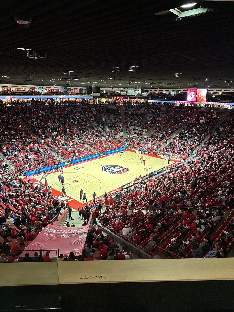 CSteinkamp35's tweet image. Comeback on the way‼️

#GoLobos #Resilient