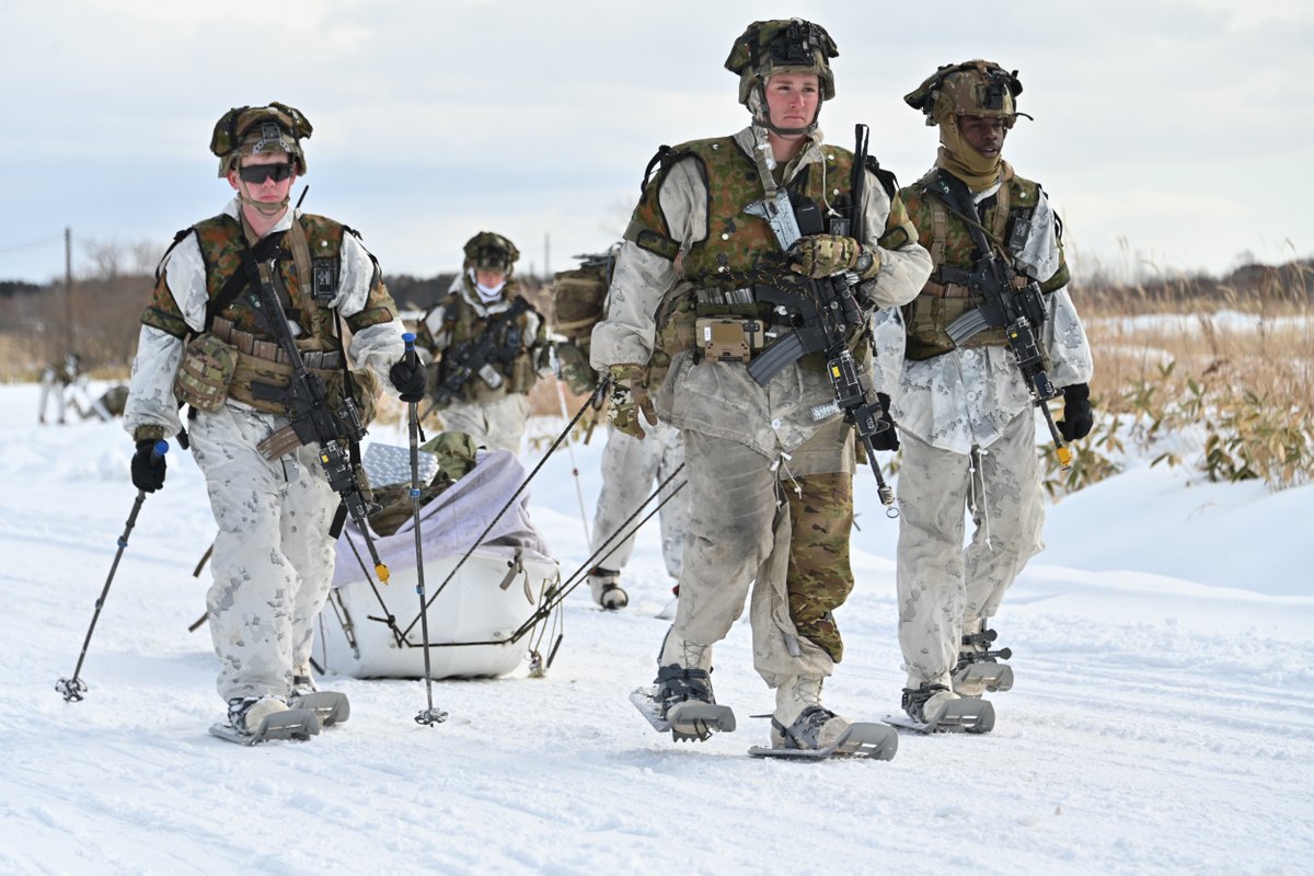 11b_na_jgsdf's tweet photo. 2月6日から8日までの間、ノース・ウインド25の総合訓練として、連続した状況下で、スキー行進や米軍と共同した攻撃行動を演練しました。
【スキー行進】
#防衛省 #陸自 #自衛隊 #自衛官 #冬季訓練 #NorthWind25 #NW25 #日米共同 https://t.co/roYAASb42s