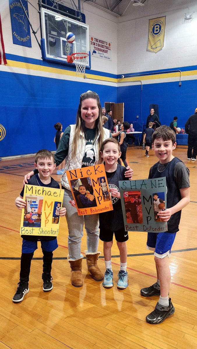Watts_NMES's tweet photo. My students crushed it at their basketball game! They are not only superstars in the classroom but on the court too! #ProudTeacher #ILoveMyStudents #ThirdGradeRocks @MTPSpride @DrReginioNM @RyanDonegan2 https://t.co/jRbJFznwx2