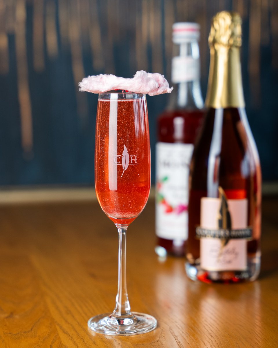 We're obsessed with this cocktail! 💖 Learn how to make Rose for My Gal for Galentine's Day! bit.ly/3QbraU8 (You might recognize it from this month’s Wine Club Dinner 😉)