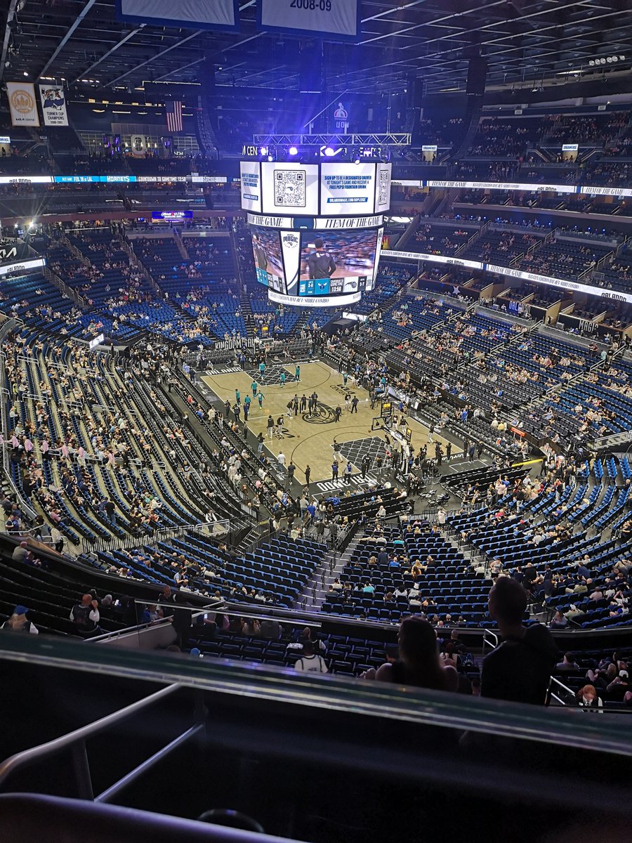 Winke <a href="/swish41/">Dirk Nowitzki</a> zu, habe ihn in seiner Spielzeit leider verpasst, aber jetzt endlich bei einem <a href="/OrlandoMagic/">Orlando Magic</a> Spiel.